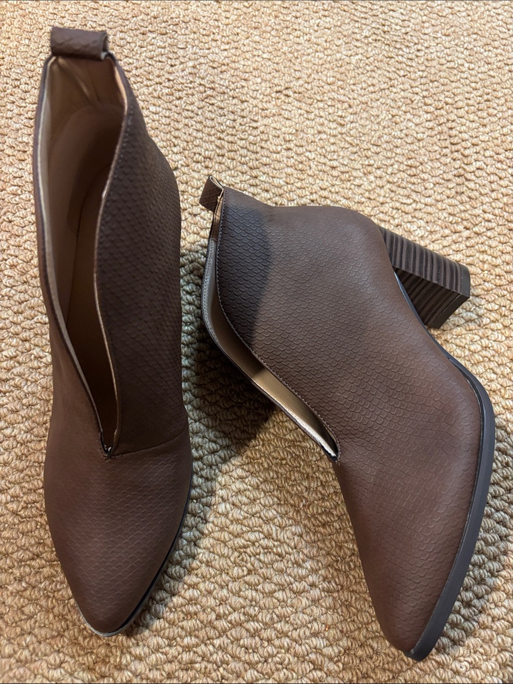 Journee Collection Bellamy Pointed Toe Ankle Bootie 7.5 Boots Brown